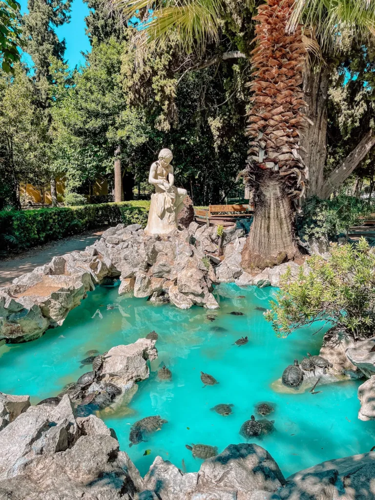 Nationale tuin met schildpadden in de vijver. Midden in Athene!